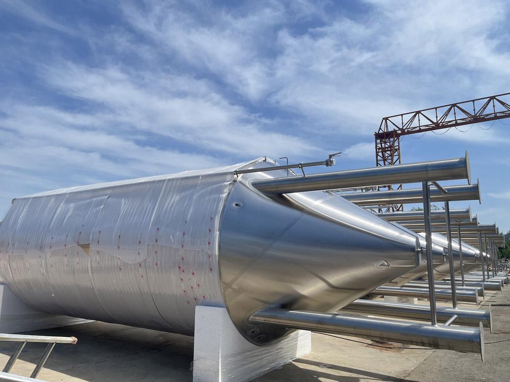<b>30000L Jacketed conical ferme</b>